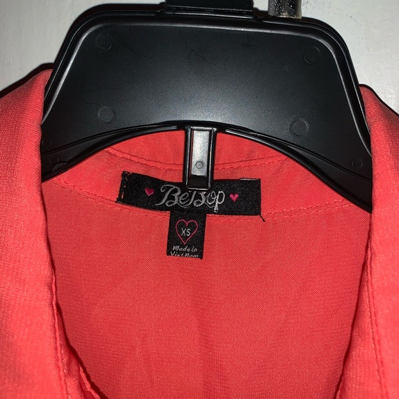 Short sleeveless Romper - Picture 3 of 5